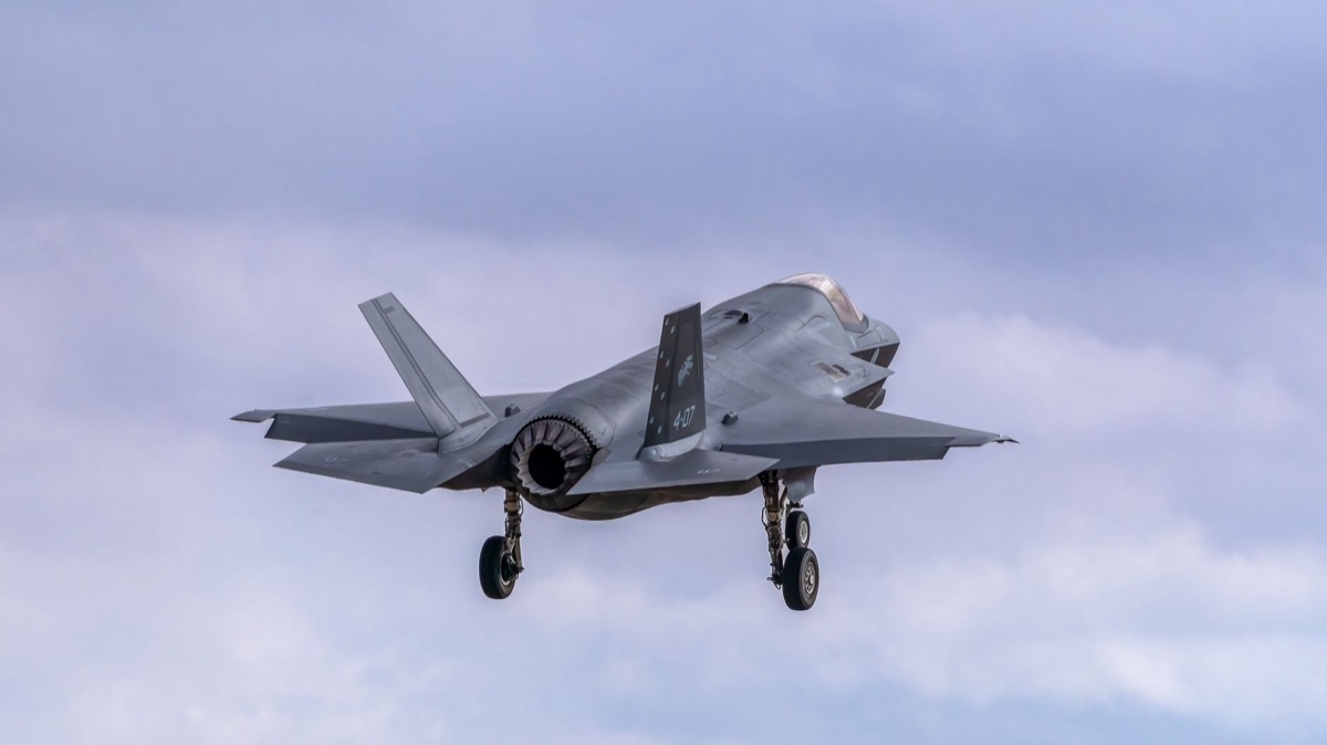 Un avion de combat F-35 Lightning II en vol