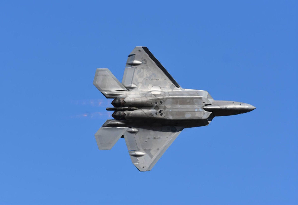 隱形戰機機身與雷達吸收塗層細節