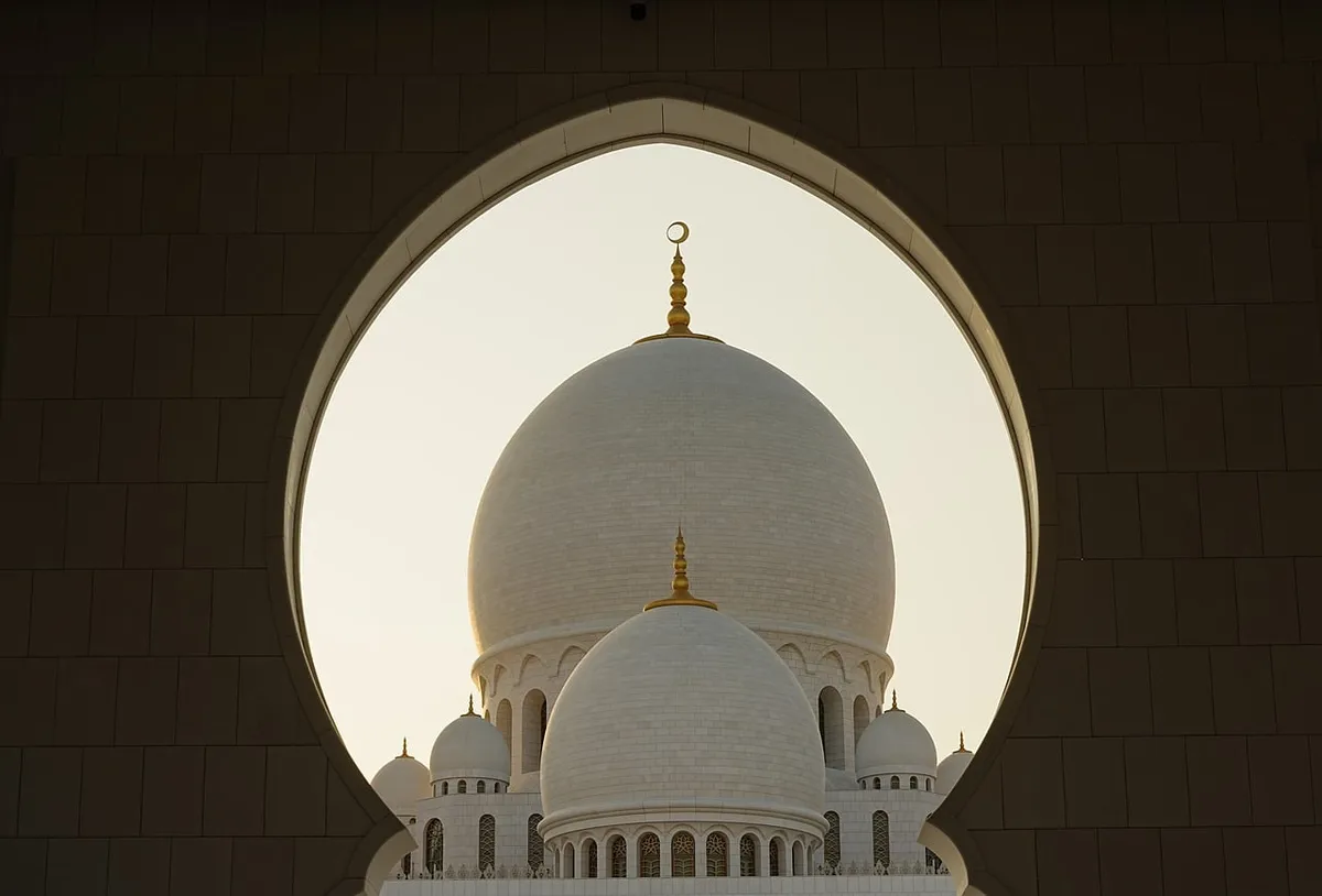 mosque, architecture, islam, arabic, dome, emirates, religion, middle east, white, abu dhabi, prayer, islamic culture, peace, reflection, gold, holy sites, spir